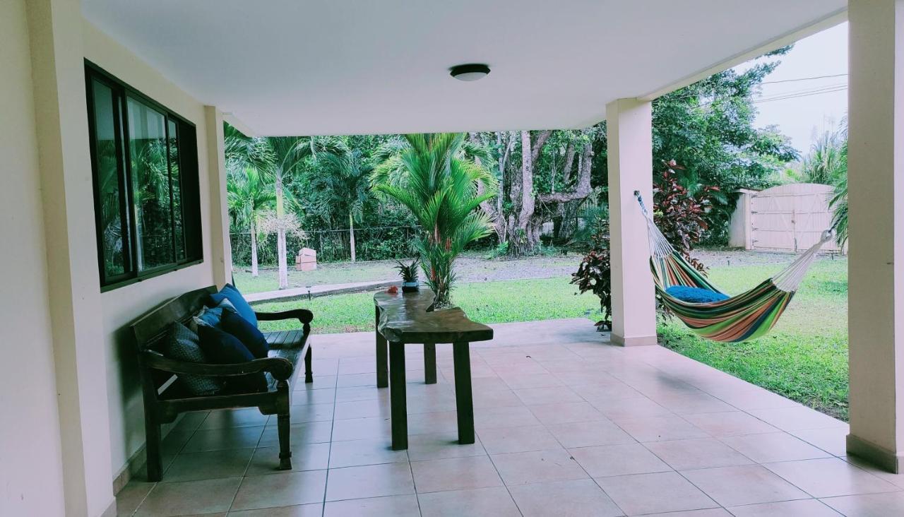 Sol Y Sombra Bed & Breakfast Bocas Town Dış mekan fotoğraf