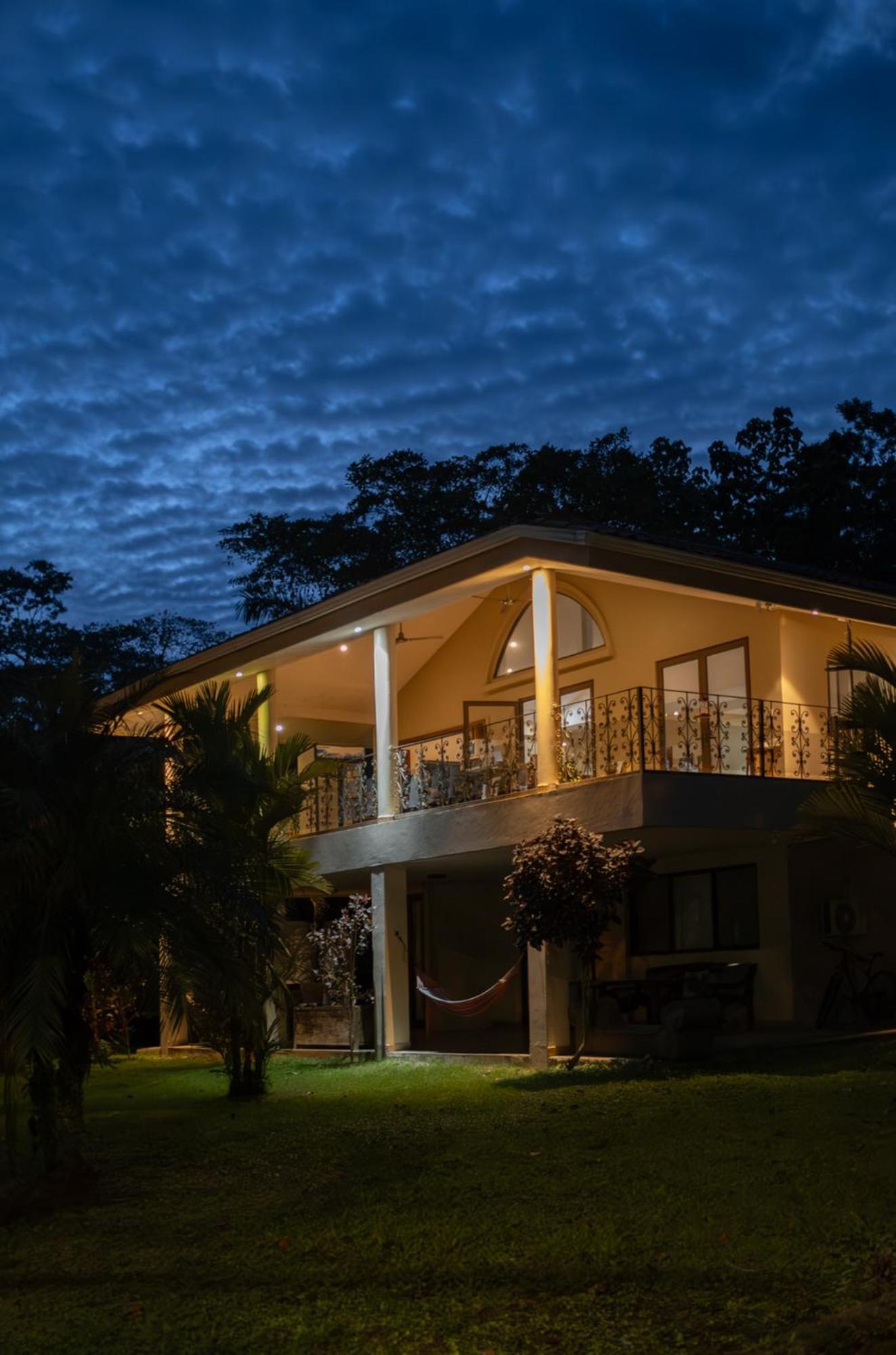Sol Y Sombra Bed & Breakfast Bocas Town Dış mekan fotoğraf